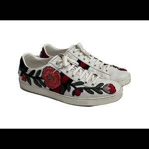 GUCCI Calfskin Web Floral Embroidered Ace Sneaker